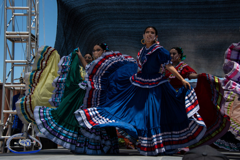 Los Diablitos Azules Folklórico de Sunnyside High