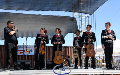 Graduating seniors of Los Changuitos Feos.